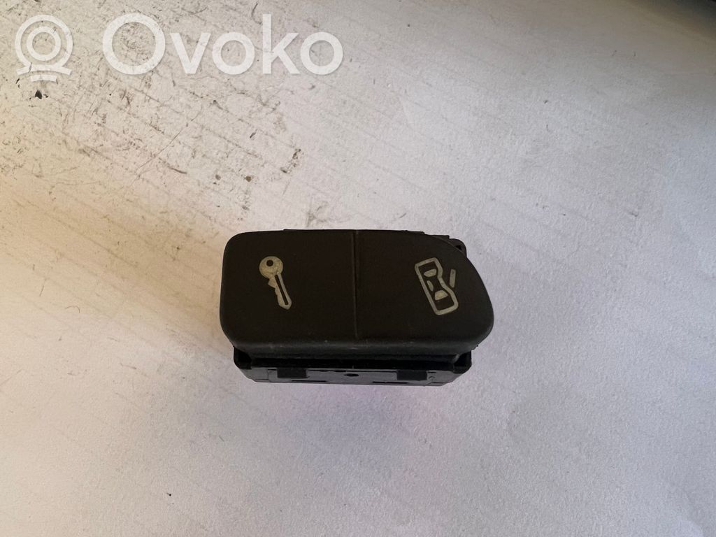 Volkswagen Fox Central locking switch button 