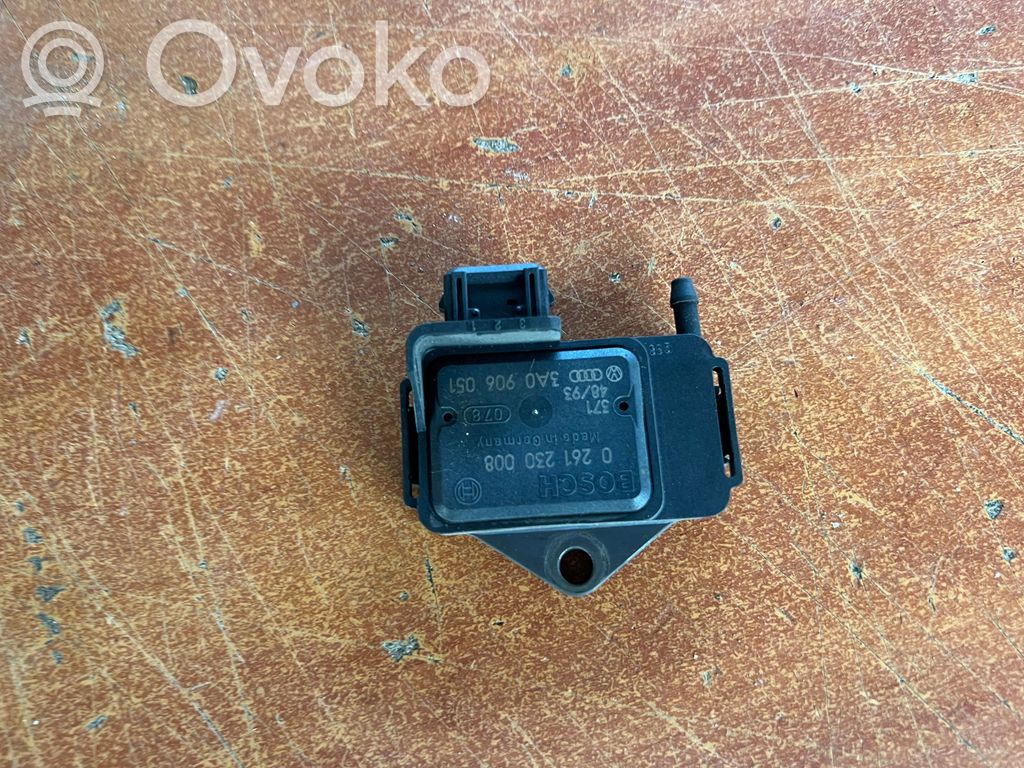 Volkswagen PASSAT B4 Air pressure sensor 