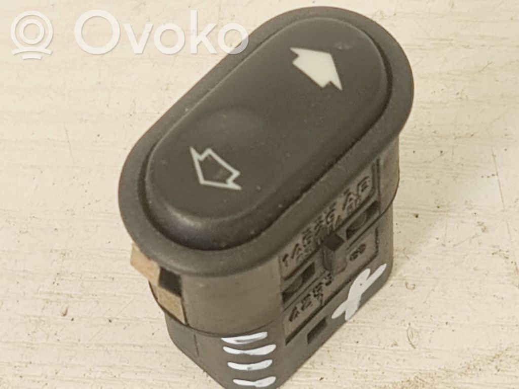 Ford Mondeo MK II Electric window control switch 