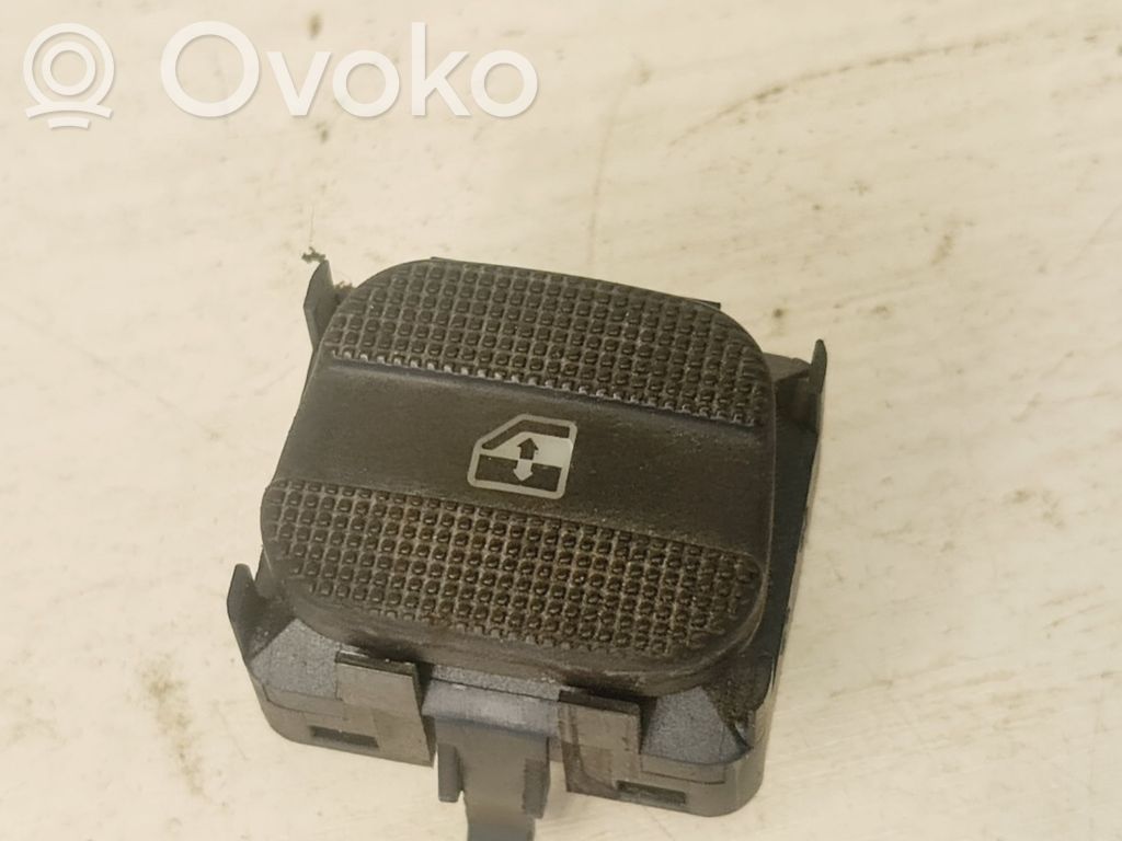 Volkswagen PASSAT B4 Electric window control switch 