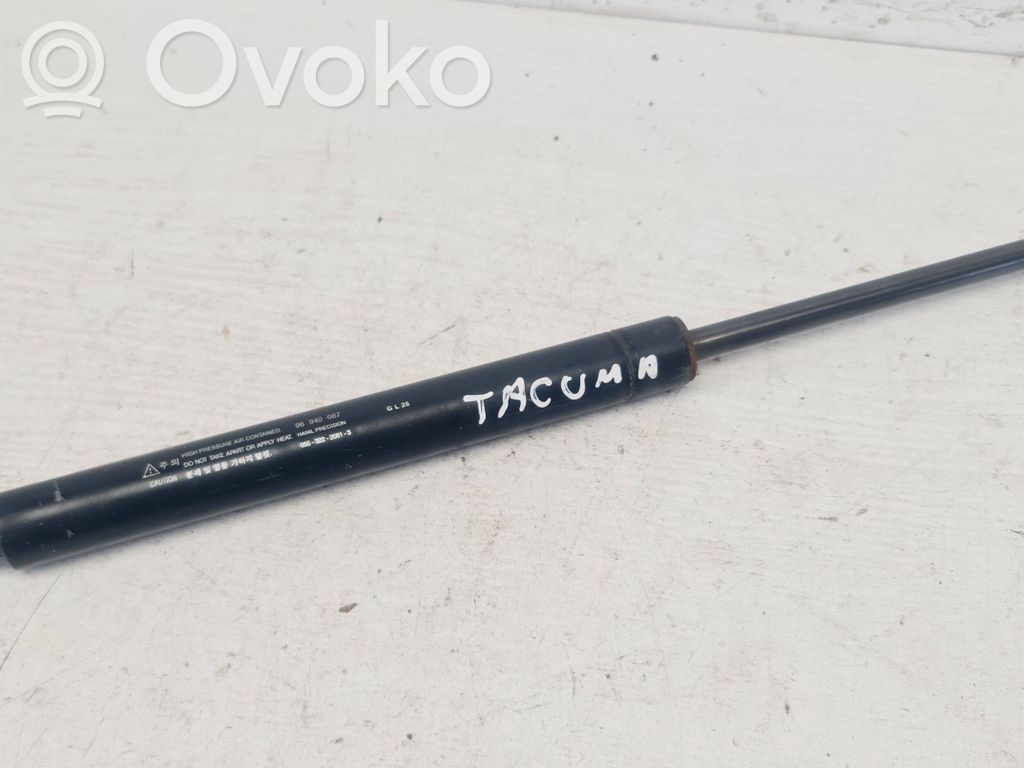 Chevrolet Tacuma Amortyzator klapy tylnej bagażnika 