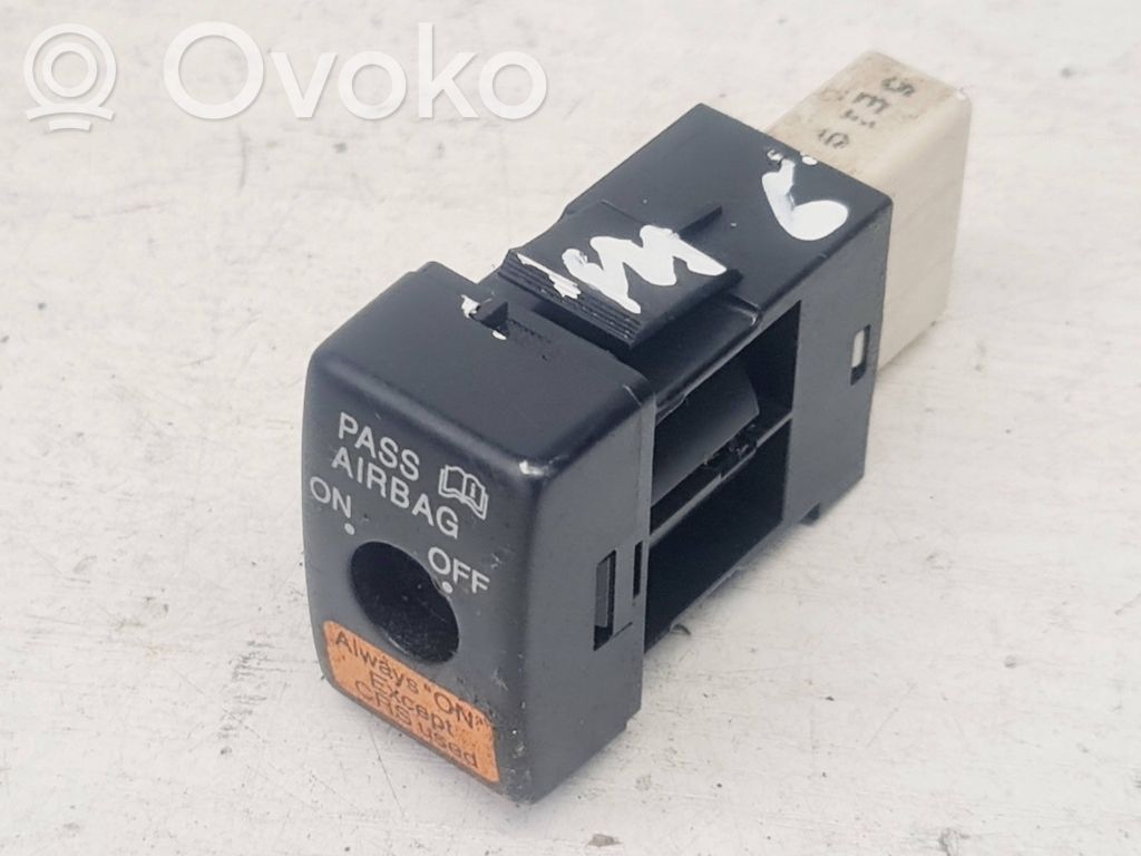 Mazda 6 Passenger airbag on/off switch 