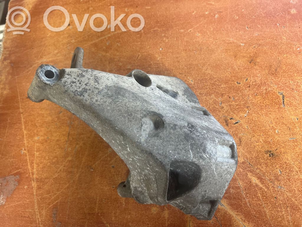 Skoda Praktik (5J8) Engine mounting bracket 