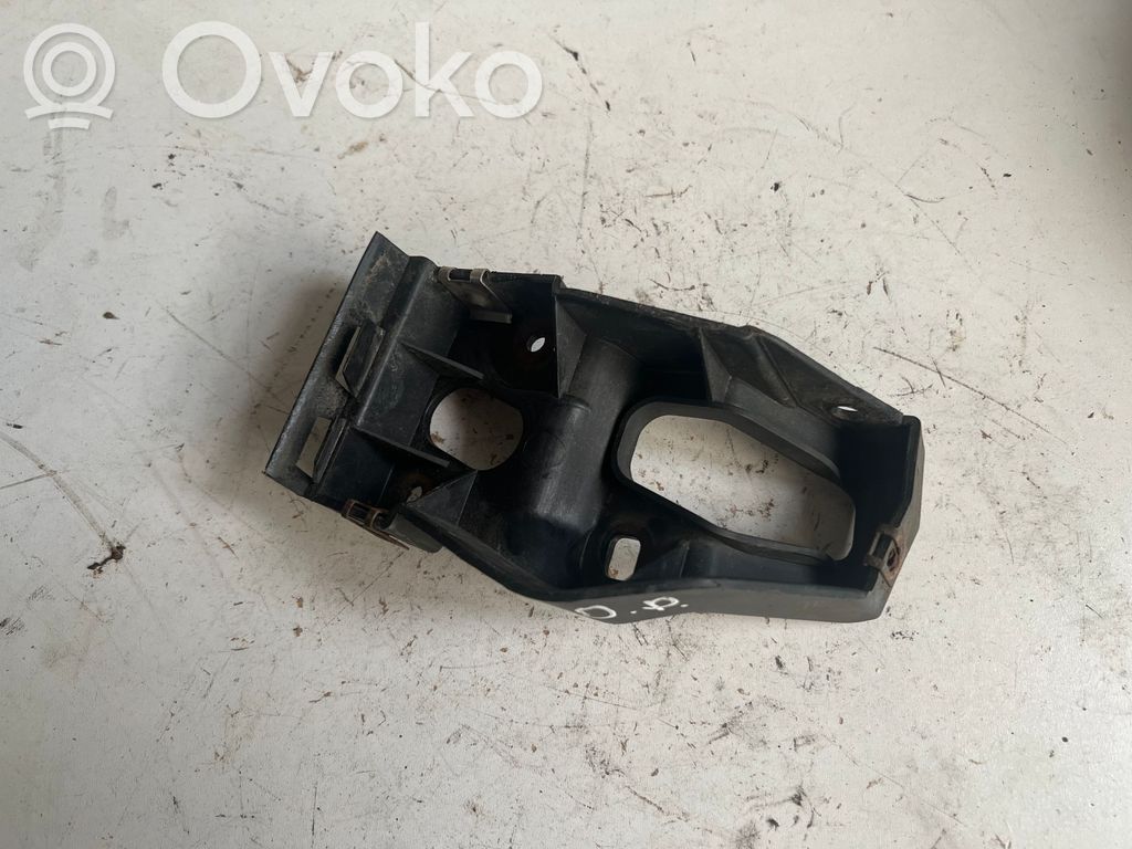 Audi A4 S4 B6 8E 8H Uchwyt / Mocowanie błotnika przedniego 
