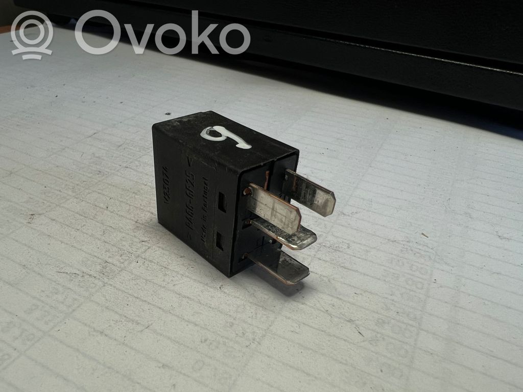 Ford Mondeo Mk III Other relay 