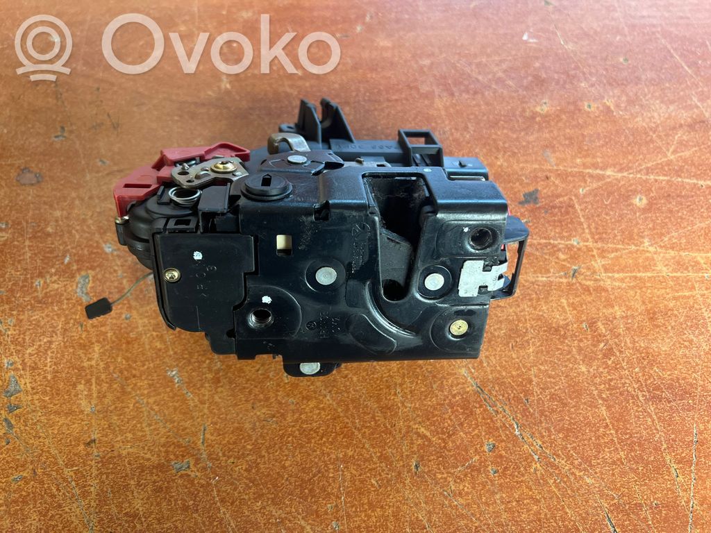 Audi A2 Aizmugurē slēdzene 