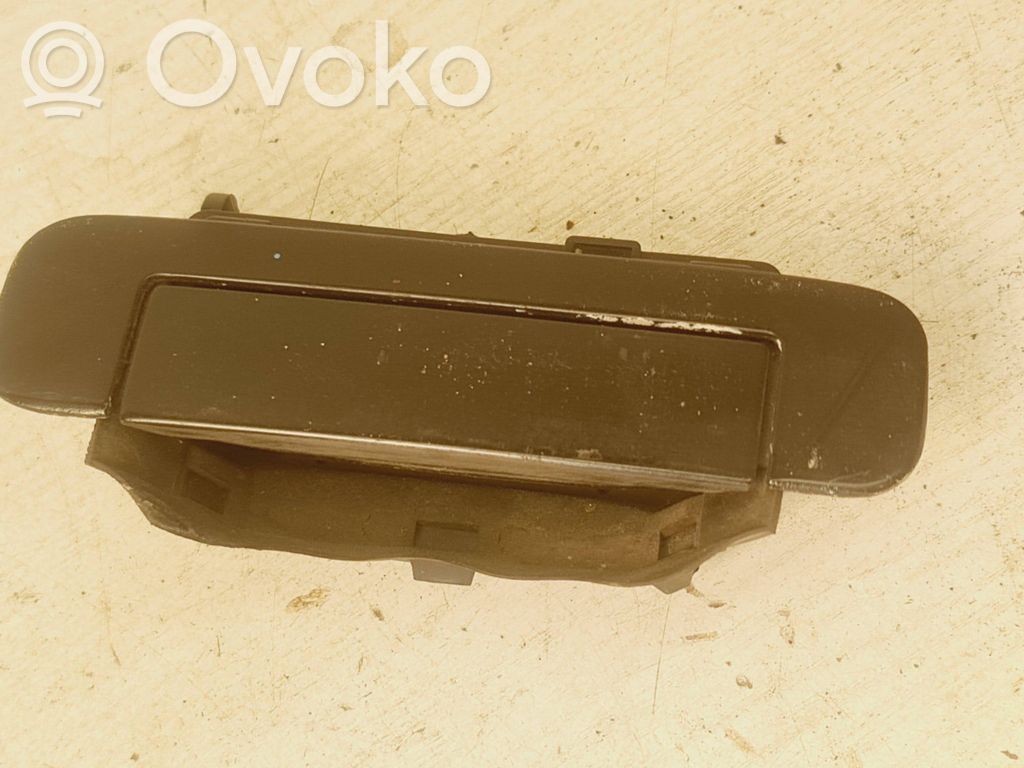 Audi A4 S4 B5 8D Klamka zewnętrzna drzwi tylnych 