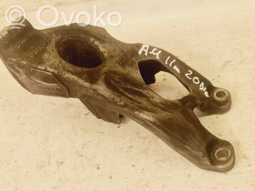 Audi A4 S4 B8 8K Engine mounting bracket 