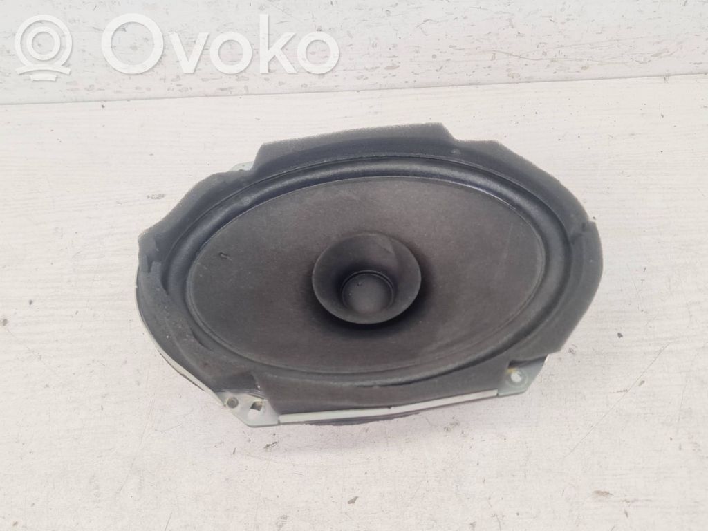 Mazda 5 Etuoven kaiutin 