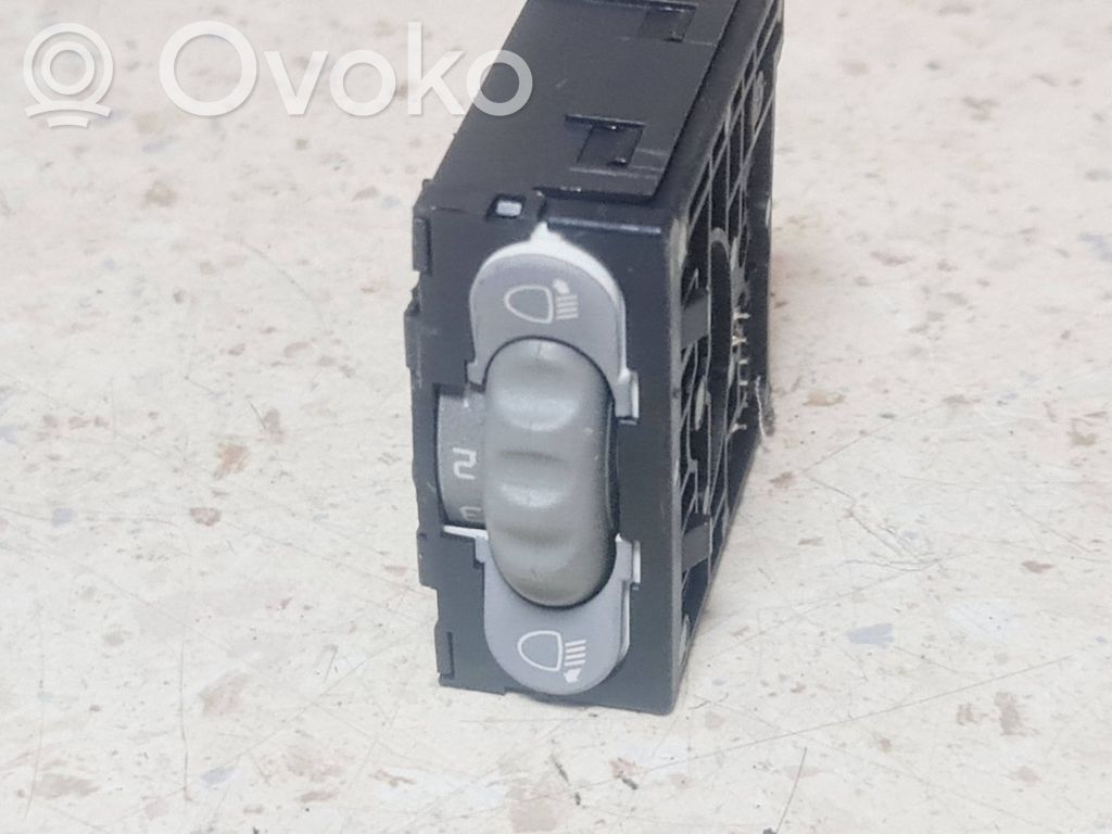 Renault Scenic I Headlight level height control switch 