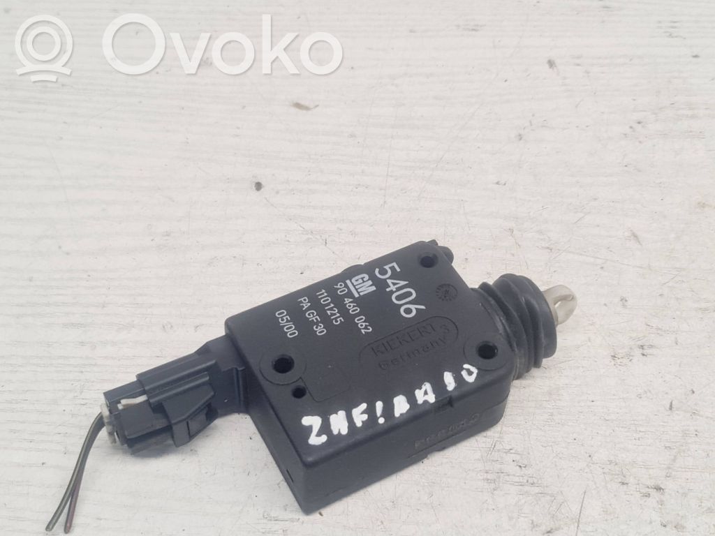 Opel Zafira A Central locking motor 