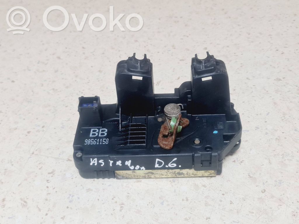 Opel Astra G Takaoven lukko 