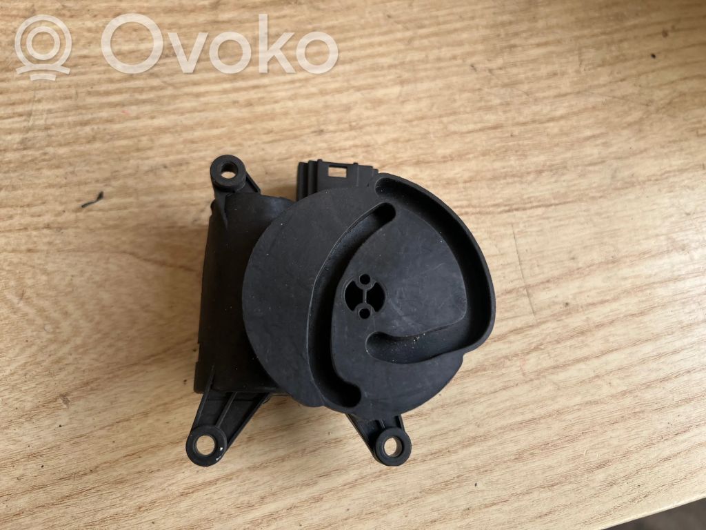 Audi A4 S4 B6 8E 8H Motor/actuator clapetă aer 