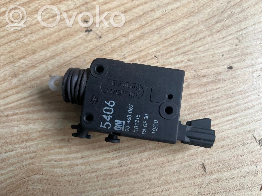 Opel Zafira A Central locking motor 