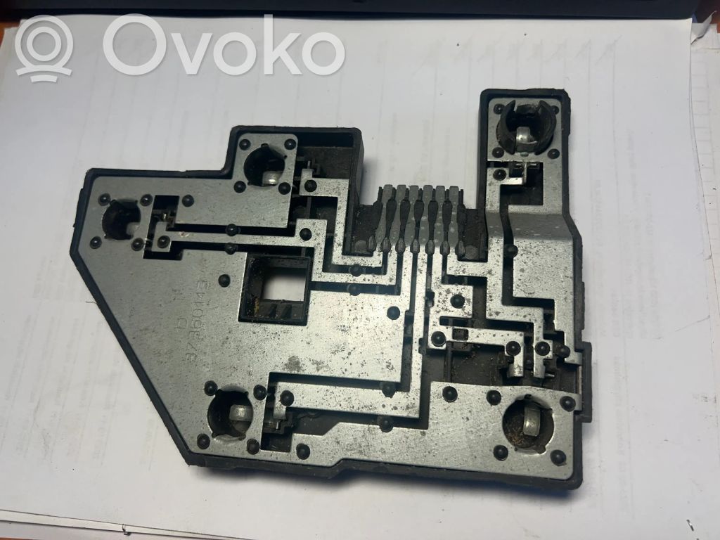 Opel Vectra B Aizmugures spuldzes vāka turētājs 