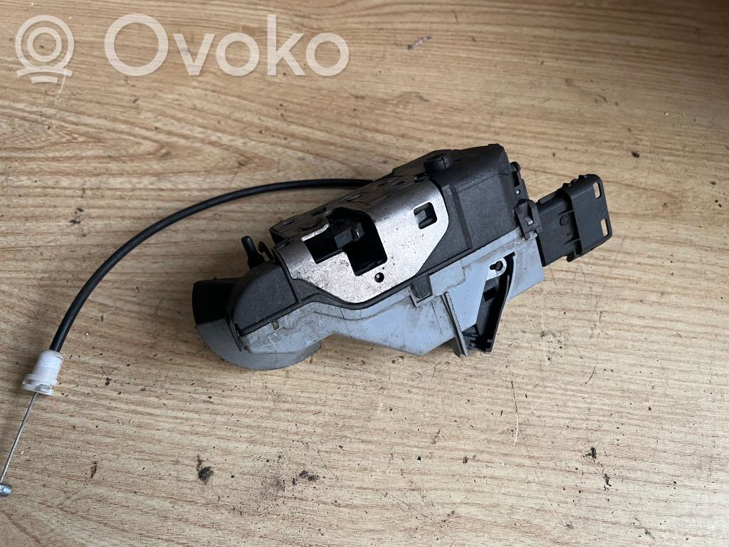 Peugeot 308 Front door lock 