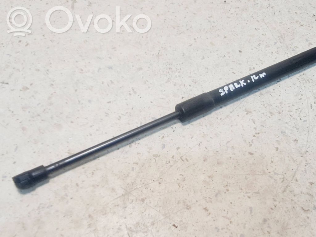 Chevrolet Spark Tailgate/trunk strut/damper 