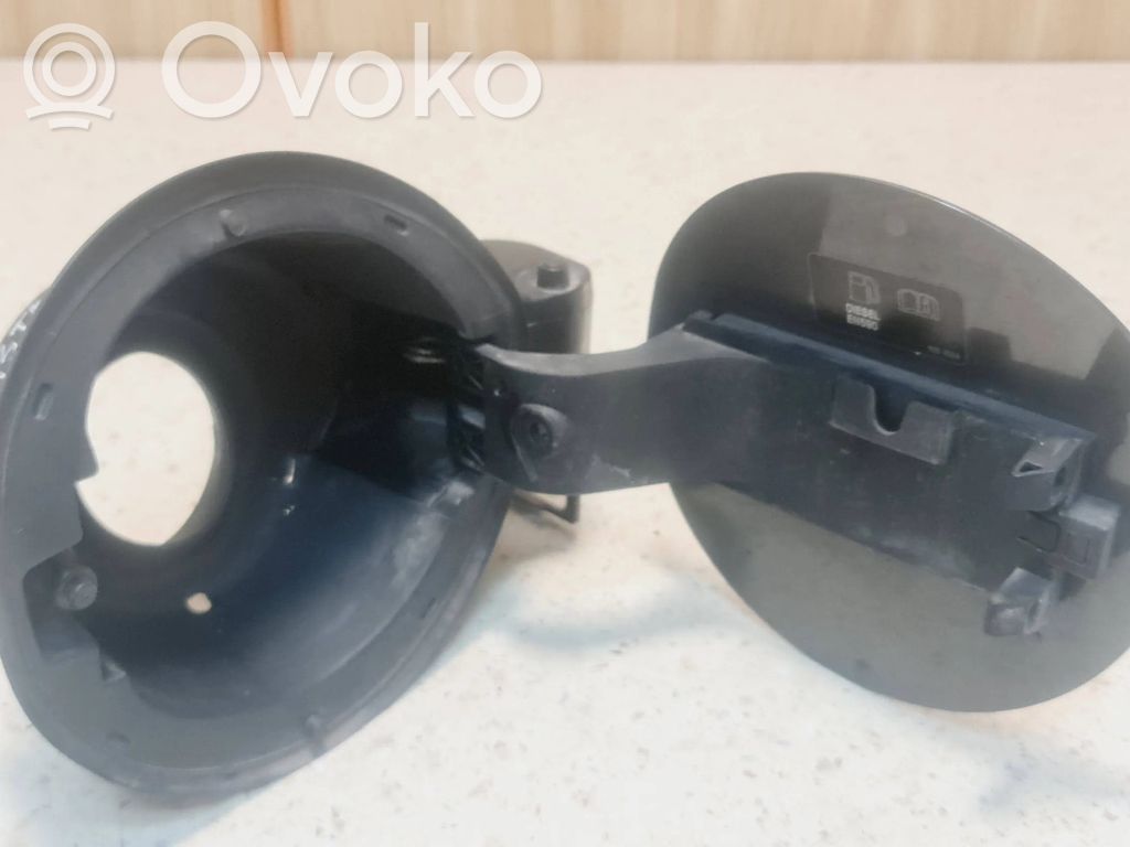 Opel Astra J Klapka wlewu paliwa 
