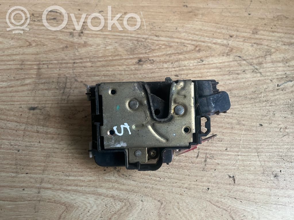 Volkswagen Golf III Front door lock 