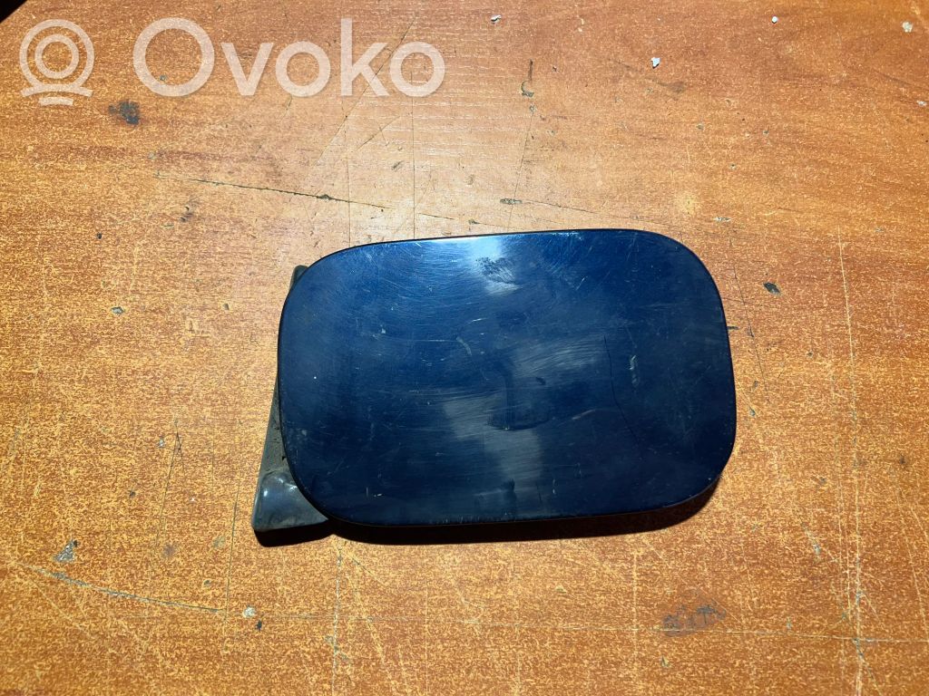 Audi A4 S4 B6 8E 8H Polttoainesäiliön korkki 