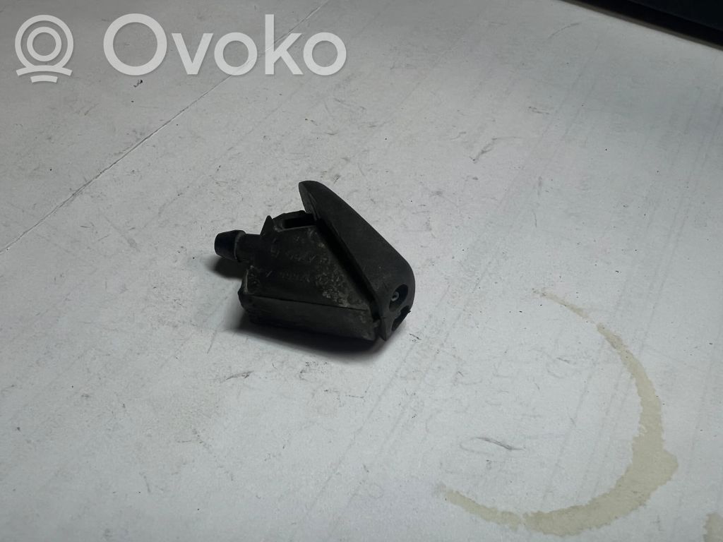 Ford Focus Dysza spryskiwacza szyby przedniej / czołowej 