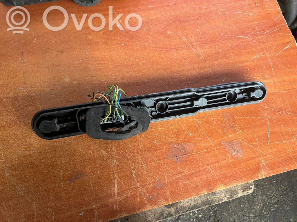 Ford C-MAX I Cubierta del soporte de la lámpara de la luz trasera 