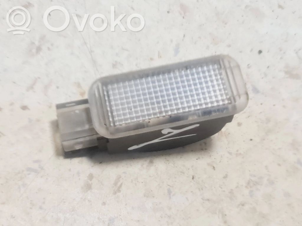 Otras luces interiores   3B0847415B
