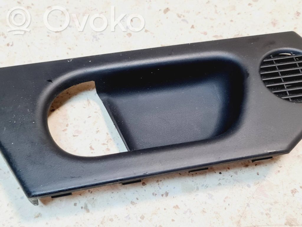 Opel Meriva A Skaļrunis (-i) pakaļējās durvīs 