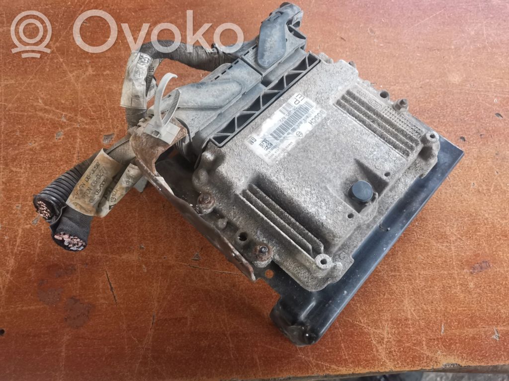 Opel Zafira B Engine control unit/module 