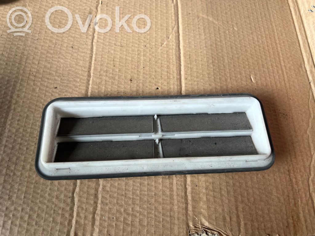 Opel Astra H Quarter panel pressure vent 