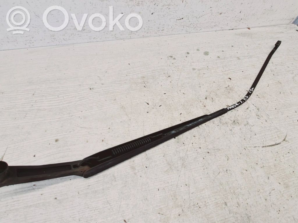 Mazda 2 Priekinio stiklo valytuvų kojelė 