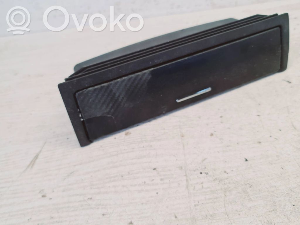 BMW 3 E46 Mantu nodalījums 