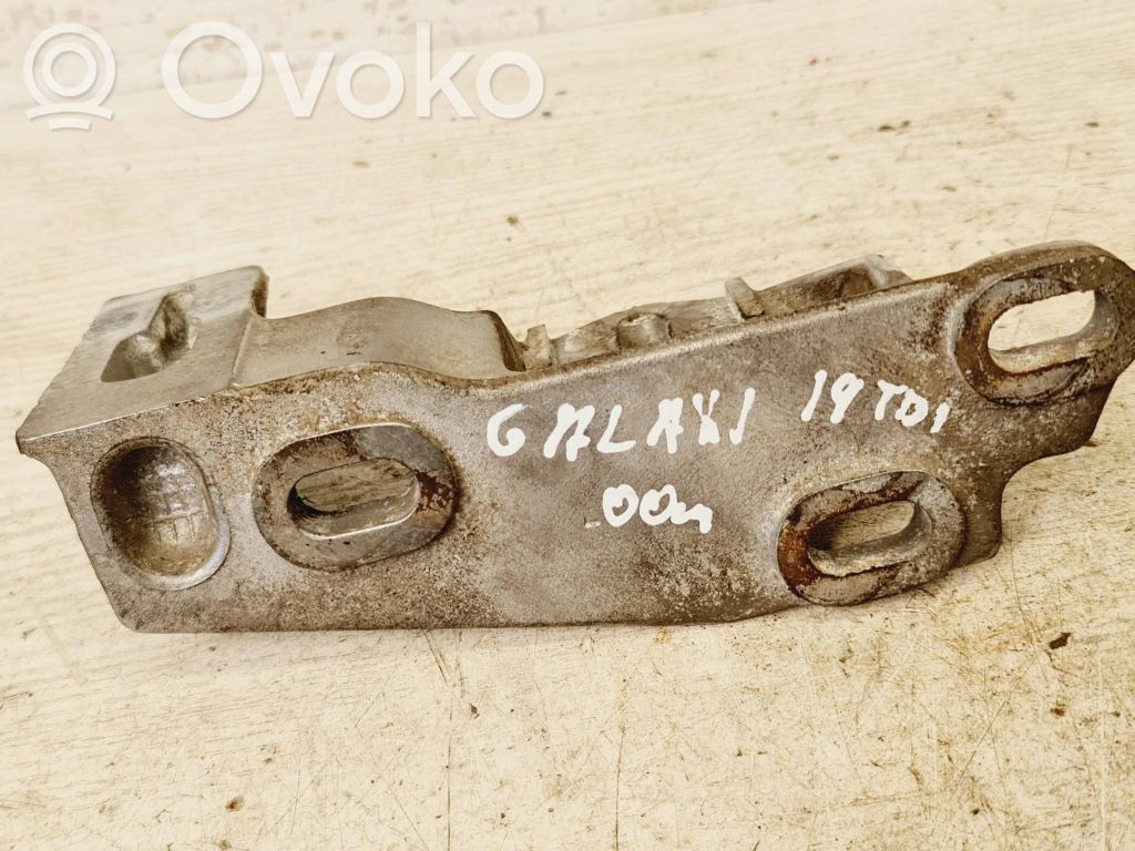 Ford Galaxy Engine mounting bracket 