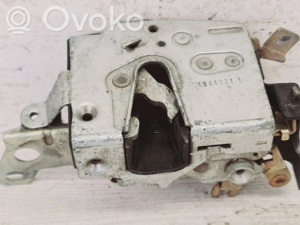 BMW 5 E34 Galinių durų spyna 