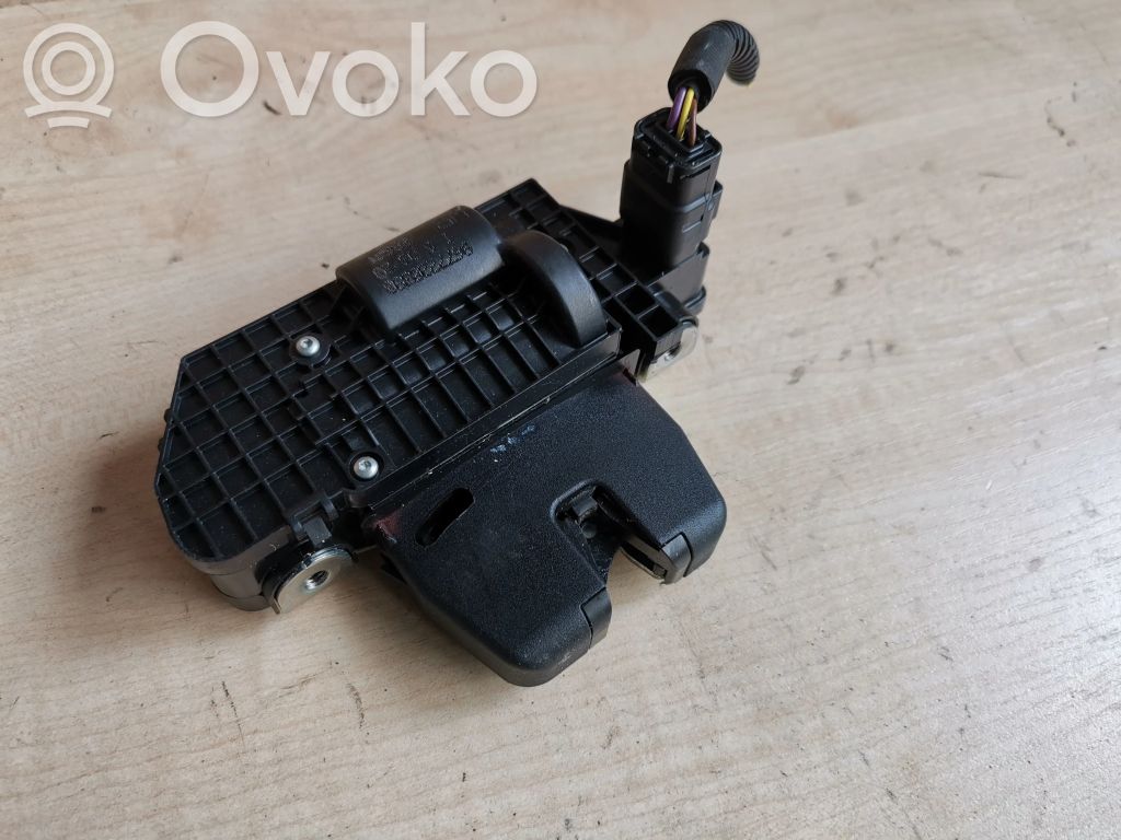 Peugeot 301 Tailgate/trunk/boot lock/catch/latch 