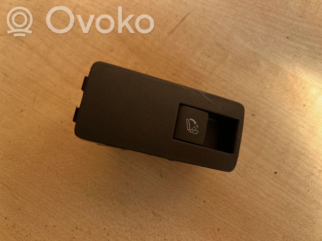 Opel Astra K Seat control switch 