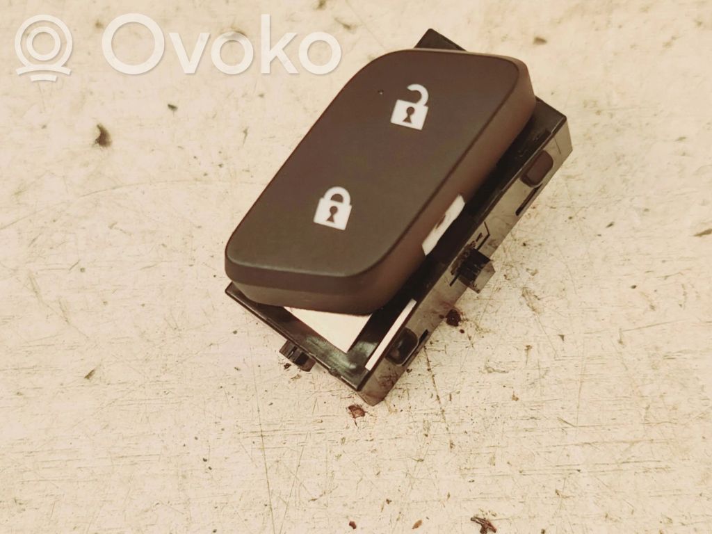 Opel Astra K Central locking switch button 