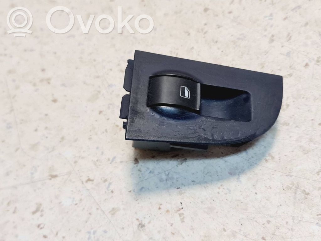 Audi A6 S6 C5 4B Electric window control switch 