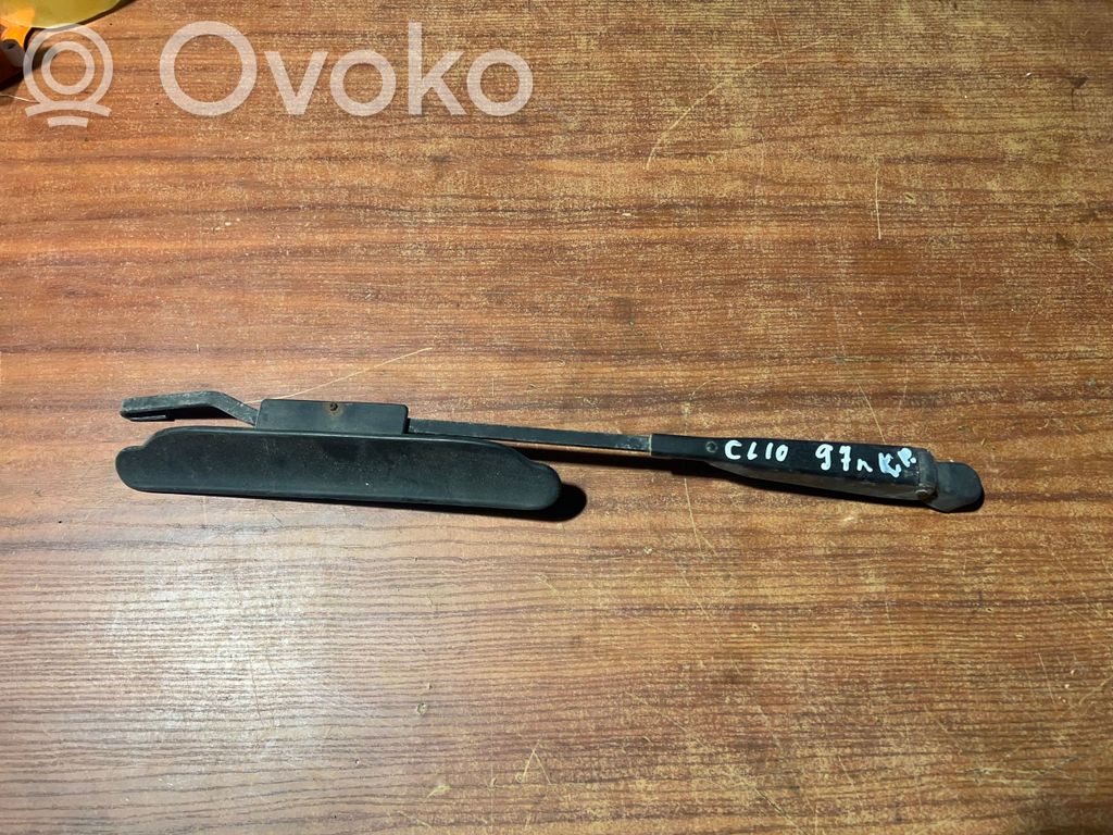 Renault Clio I Front wiper blade arm 
