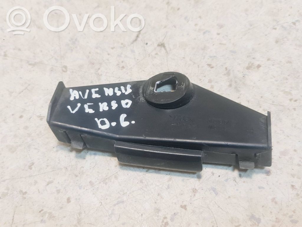 Toyota Avensis Verso Rear bumper mounting bracket 