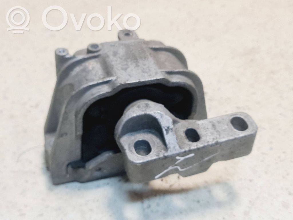 Skoda Octavia Mk2 (1Z) Engine mount bracket 