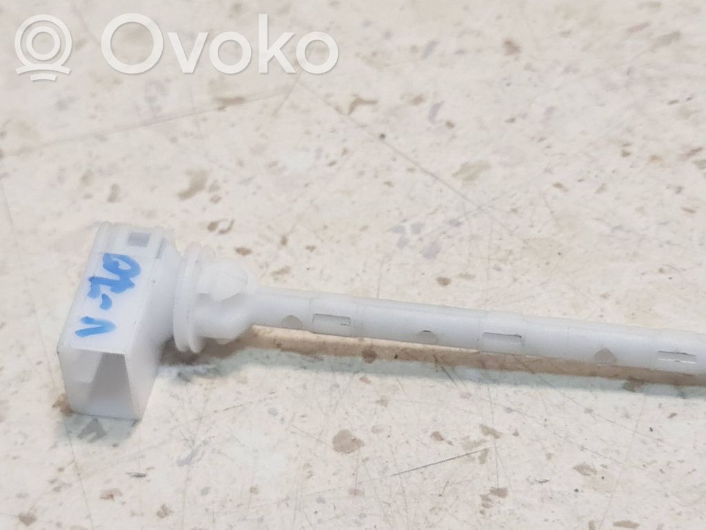 Interior temperature sensor   9171489