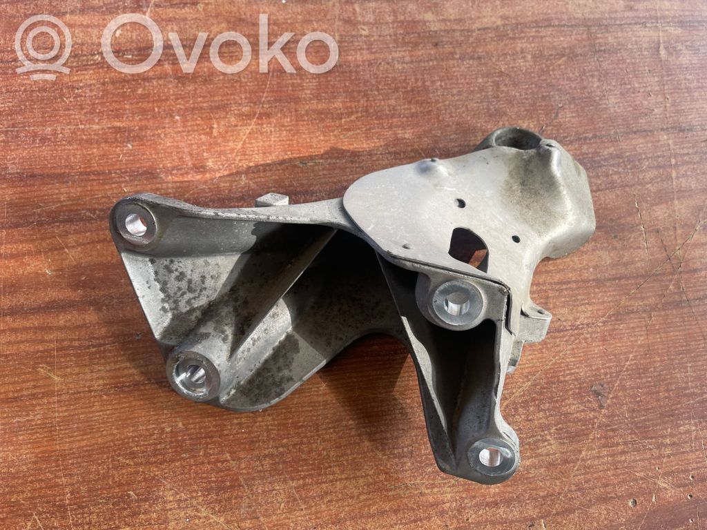BMW 3 E90 E91 Engine mounting bracket 
