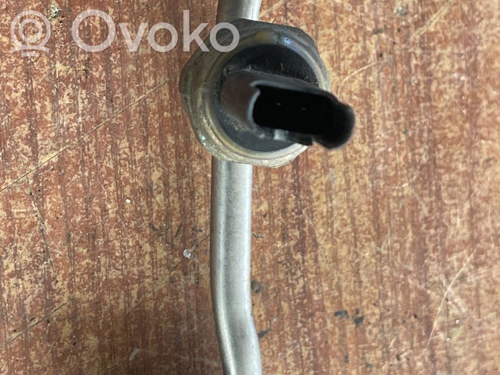 BMW 3 E90 E91 Fuel pressure sensor 