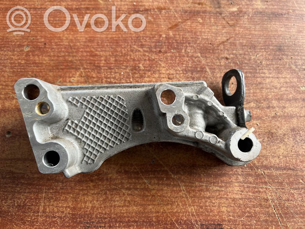 Peugeot 207 Engine mounting bracket 