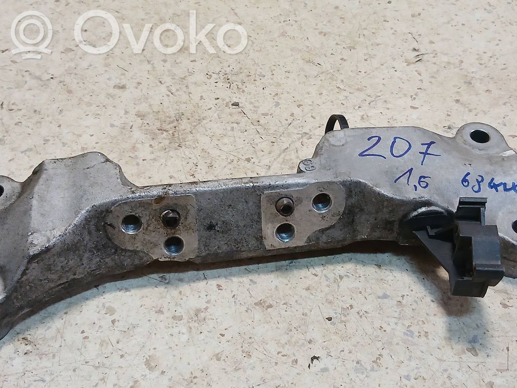 Peugeot 207 Engine mounting bracket 