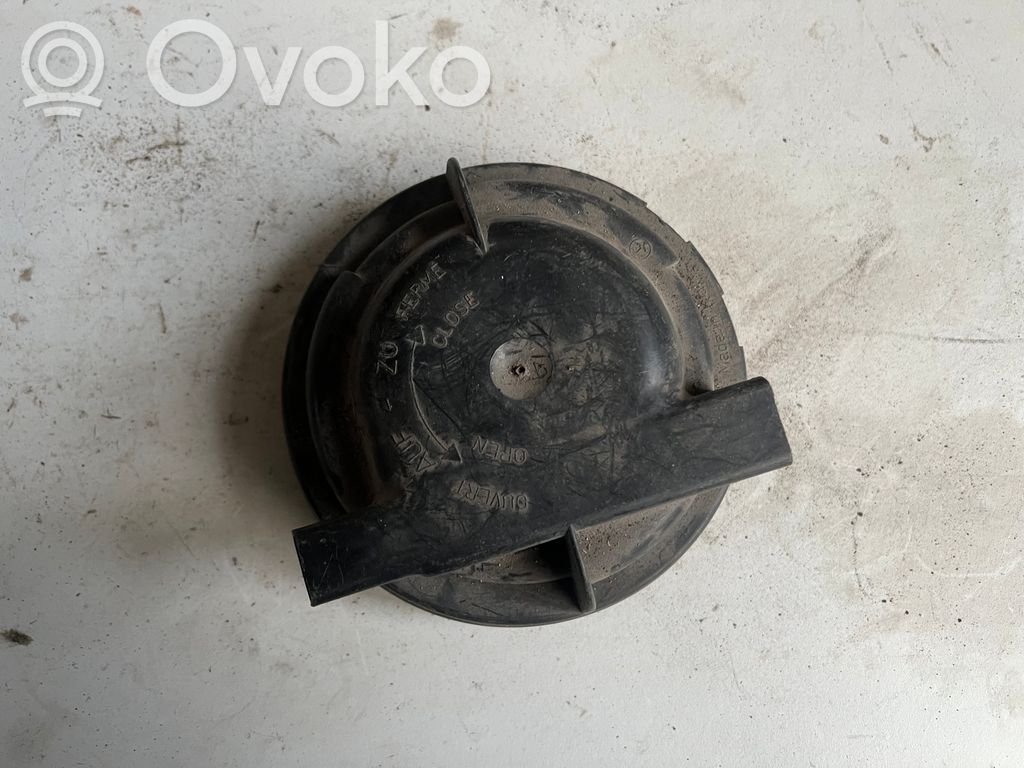 Osłona żarówki lampy przedniej   85GG13K060AA,03728749