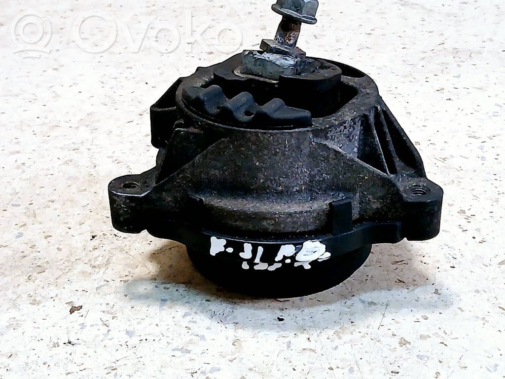 BMW 3 F30 F35 F31 Dzinēja spilvens 