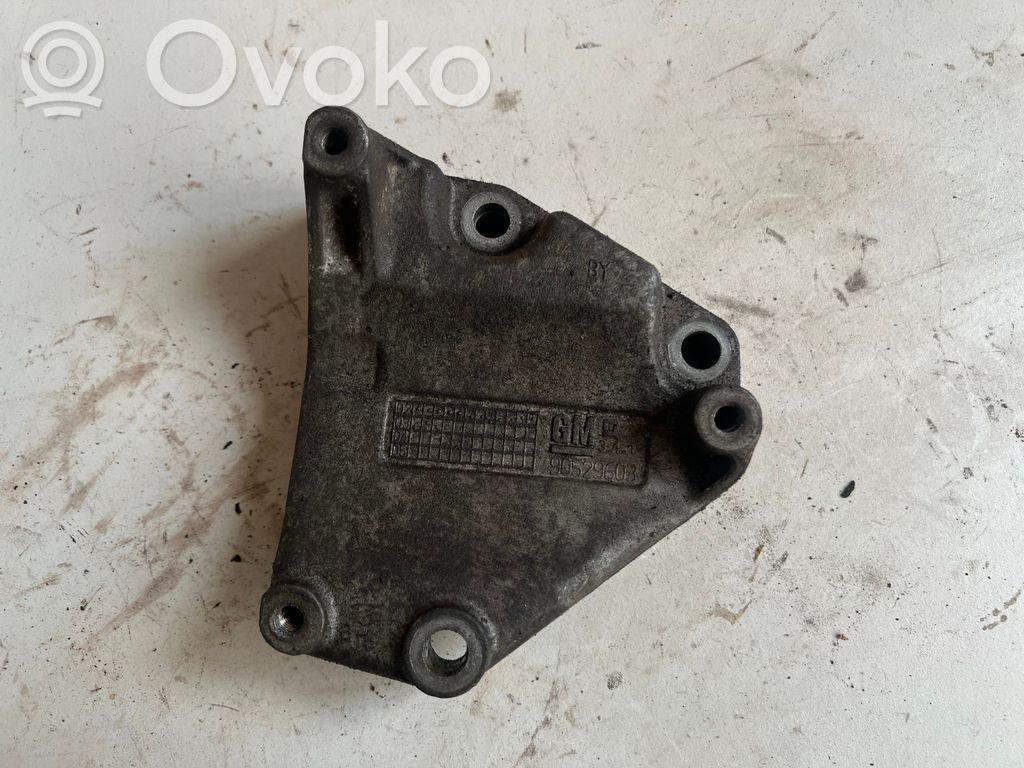 Engine mounting bracket   90529603
