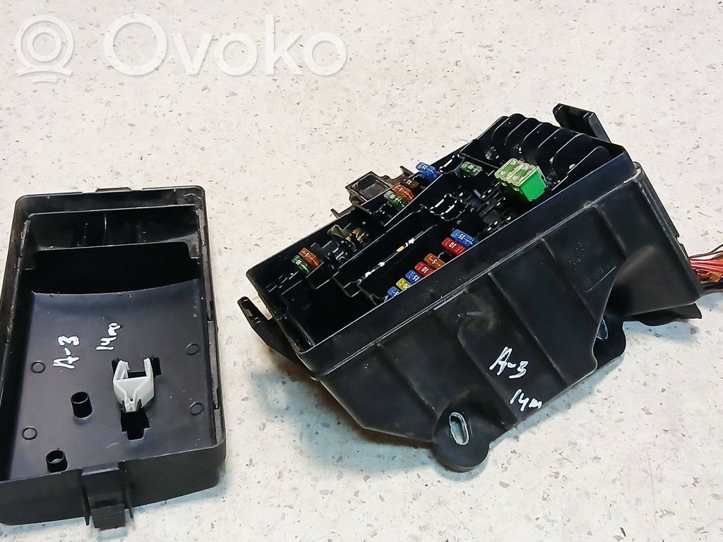 Audi A3 S3 8V Saugiklių dėžė (komplektas) 